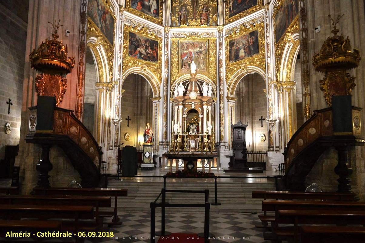 28 LA CATHEDRALE ET LE FORTERESSE DE L INCARNATION (43).JPG